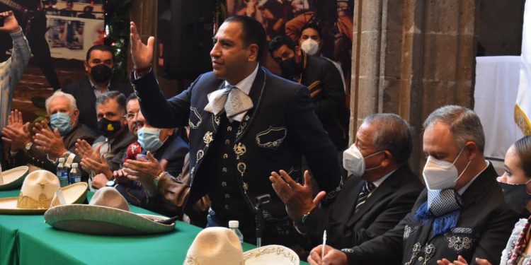 Reconoce Federación Mexicana de la Charrería a Eduardo Ramírez