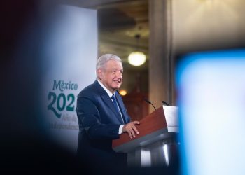 Reforma constitucional en materia eléctrica incluye transición a energías limpias