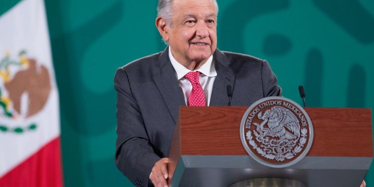 Estados y municipios reciben recursos conforme a la ley y sin demora