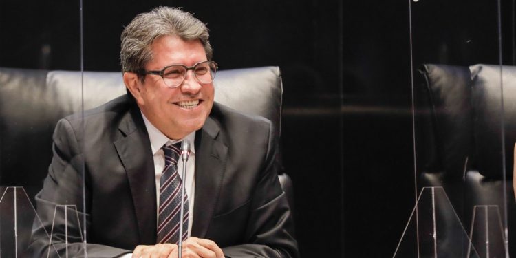 Exhorta Monreal a jóvenes a actuar con humildad y sencillez si deciden ser servidores públicos