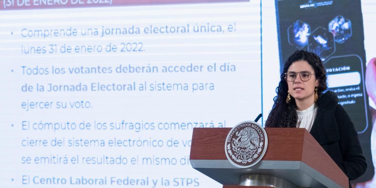 Presentan sistema de votación electrónica para elección inédita de secretario general del sindicato de Pemex
