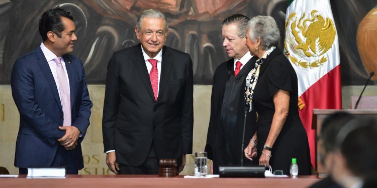 AMLO  asiste a informe anual de la SCJN