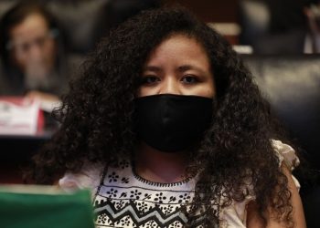 En el Senado presentan documental “Abrir la Tierra”