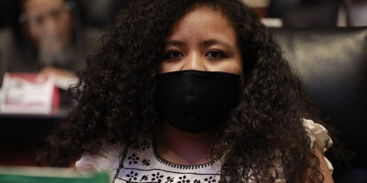 En el Senado presentan documental “Abrir la Tierra”