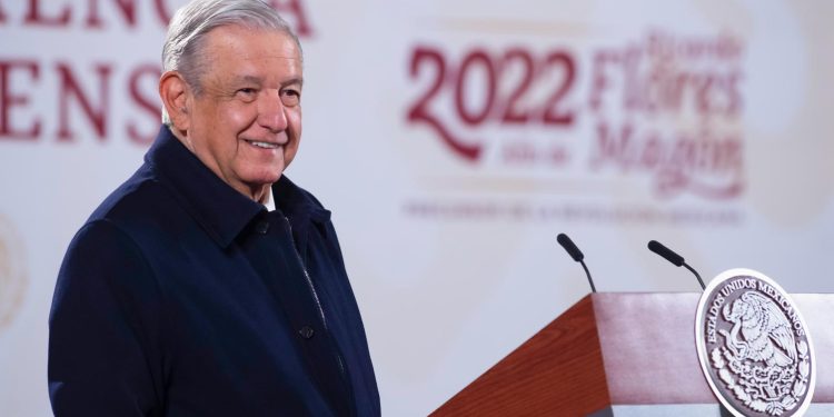 AMLO llama a mantener cuidados para prevenir COVID-19