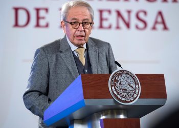 Anuncian inicio de vacunación de refuerzo contra COVID para personal educativo