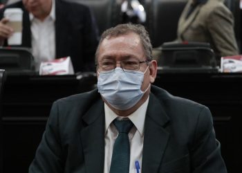 Impulsan en el Senado proyecto para limitar permanencia de líderes sindicales
