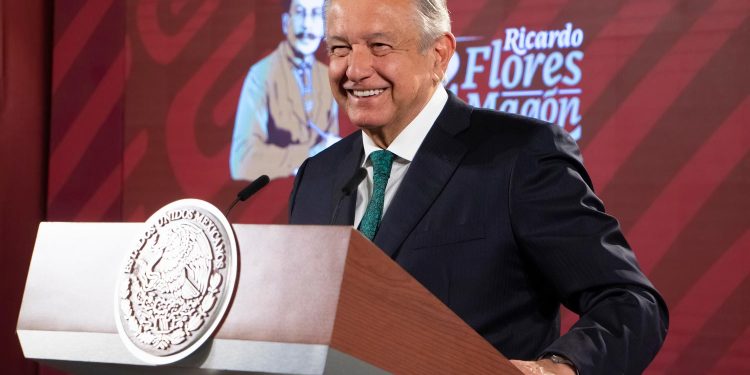 Empresa estadounidense se integra a tareas de rescate de diez trabajadores en mina de Sabinas, Coahuila