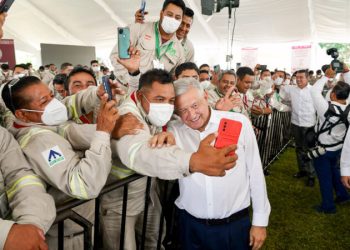Instalación de 2 mil 800 antenas en todo el país acercará servicio de internet en todo el país