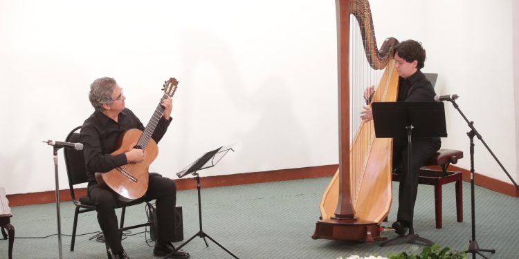 Juan Carlos Laguna y Emmanuel Padilla ofrecen concierto en el Senado de la República
