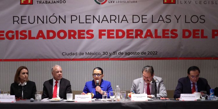 Presentan a legisladores del PT propuesta para trasladar GN a SEDENA