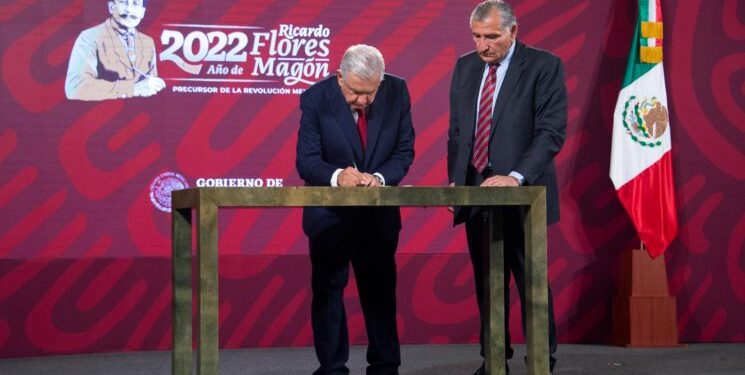 Presidente firma decreto de refuerzo a las acciones para el abasto de agua en Nuevo León￼