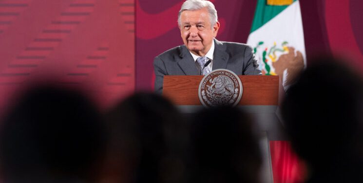 Presidente se compromete a garantizar justicia en caso de Ayotzinapa y a la no repetición de hechos