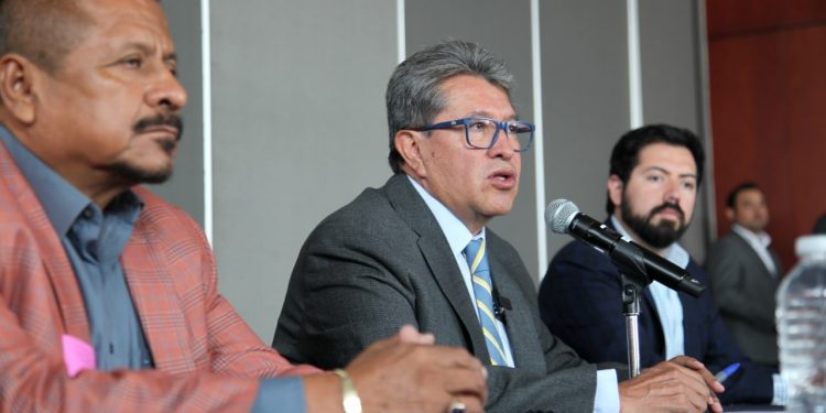 Seguridad en carreteras, de los temas a tratar en el próximo Periodo de Sesiones: Monreal