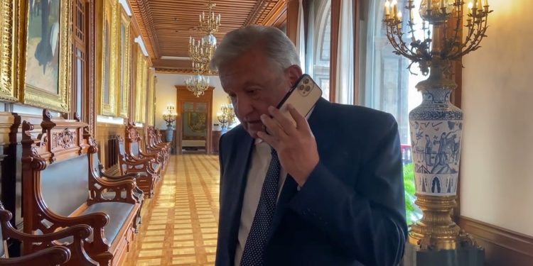 AMLO da seguimiento a acciones de atención y evaluación de daños tras sismo con epicentro en Coalcomán, Michoacán￼