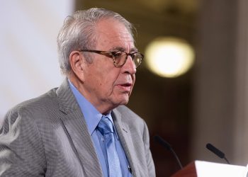 Defunciones por COVID-19 alcanzan su nivel más bajo en México