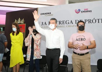 Entrega Rutilio Escandón 54 prótesis en beneficio de personas de distintos municipios