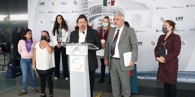 Impulsan senadores Narro Céspedes y Gómez Urrutia Iniciativa denominada “ley de brazos vacíos”