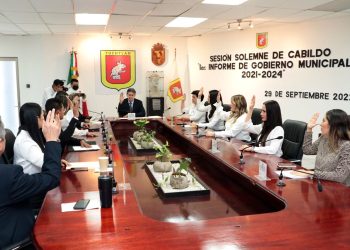 Presenta Carlos Morales el documento del Primer Informe de Gobierno ante el Cabildo de Tuxtla Gutiérrez