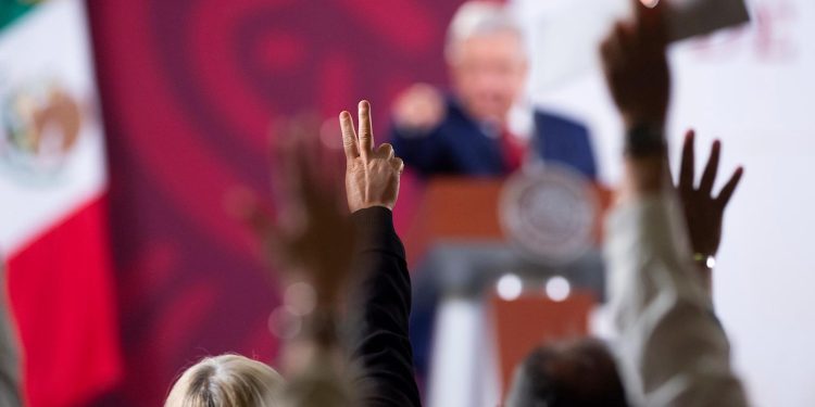 COVID-19 en México acumula 13 semanas de reducción