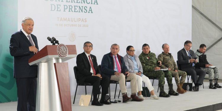 Presidente celebra entrega de visas temporales para que migrantes viajen a Estados Unidos