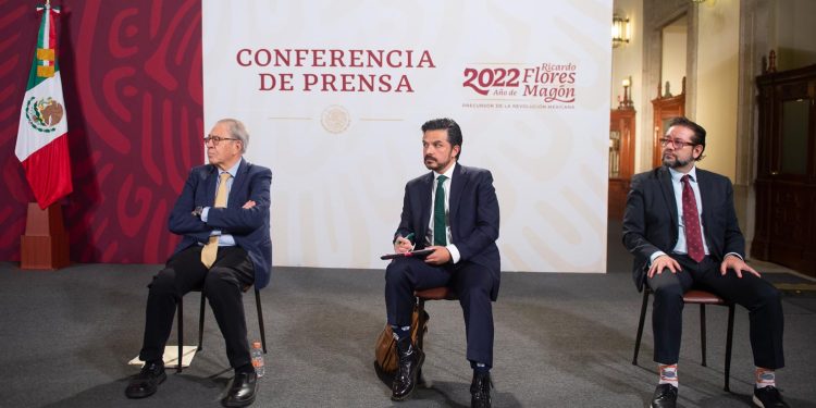 Ssa propone incrementar becas de médicos internos y pasantes de servicio social