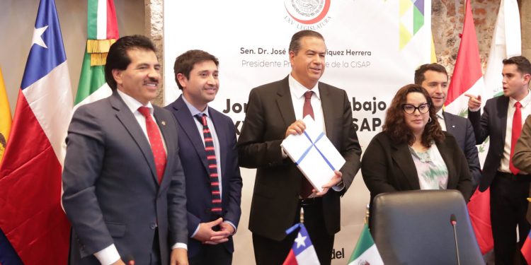 Firme, la Alianza del Pacífico, asegura José Ramón Enríquez Herrera￼