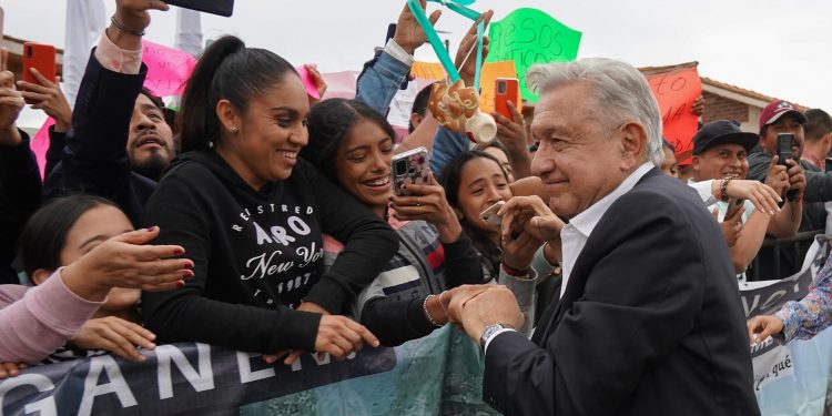 Habitantes de Chilchota acceden a Programas para el Bienestar