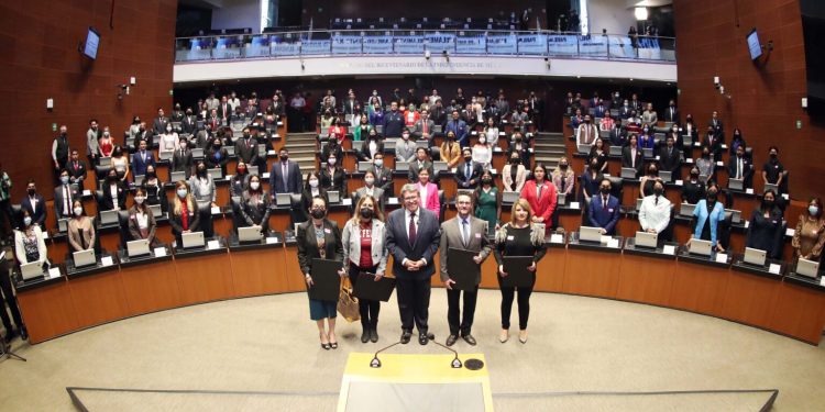 Inaugura Ricardo Monreal Primer Modelo Parlamentario de la Benemérita Universidad Autónoma de Puebla￼