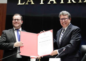 Las nuevas generaciones deben involucrarse ya, al quehacer público, llama Ricardo Monreal￼