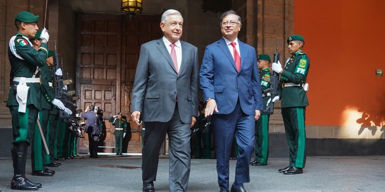 Presidente recibe visita oficial de Gustavo Petro, presidente de Colombia
