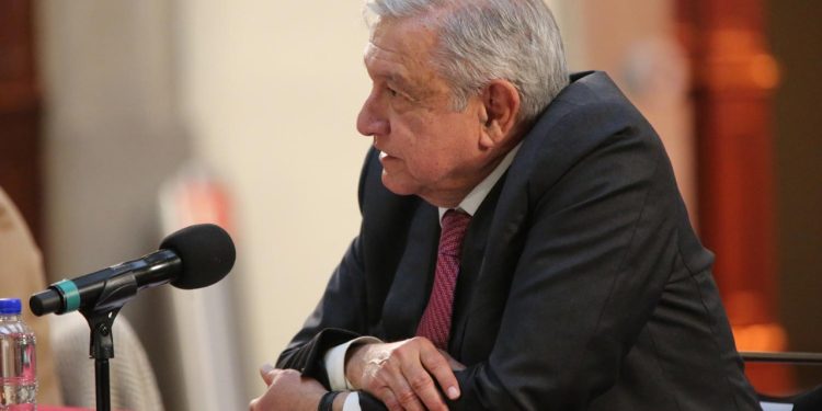 Presidente lamenta fallecimiento del gobernador de Puebla, Miguel Barbosa