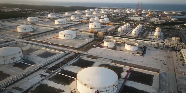 Refinería Olmeca producirá 340 mil barriles diarios de crudo en septiembre de 2023