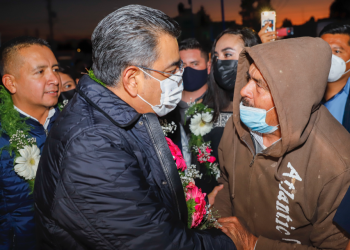 Céspedes Peregrina entregó calentadores solares, estufas ecológicas y producto lácteo