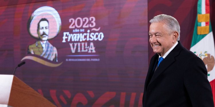 Consolidar sistema de salud es prioridad, afirma presidente