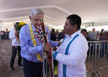 Gobierno de México dialoga con comunidades para terminar construcción del camino Oaxaca-Puerto Escondido￼