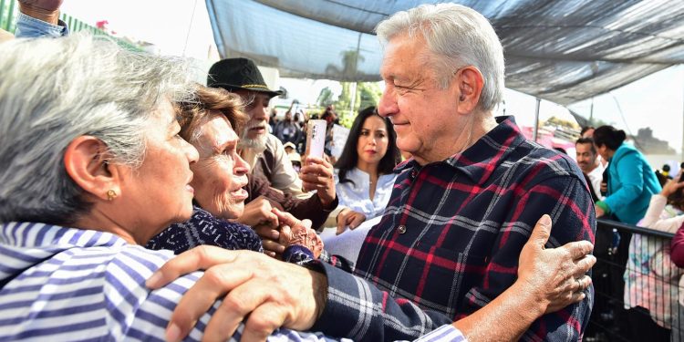 Presidente atiende demandas del pueblo de Morelos