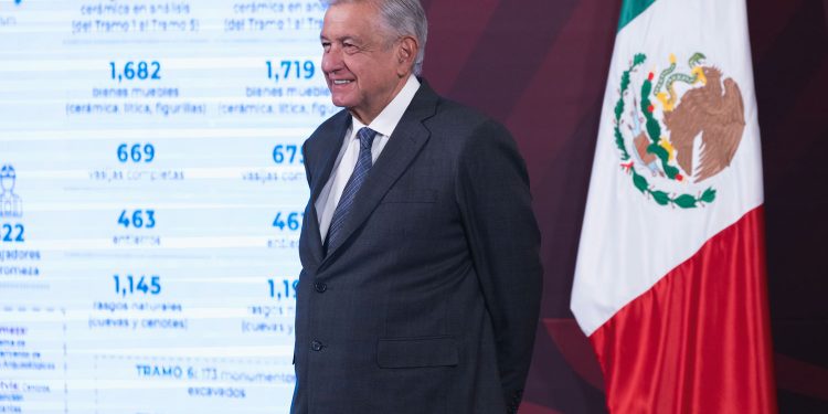 Presidente celebra fortaleza del peso y recaudación tributaria en enero￼
