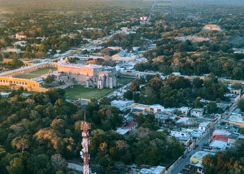 Presidente destaca belleza de Yucatán en sobrevuelo de supervisión del Tren Maya￼
