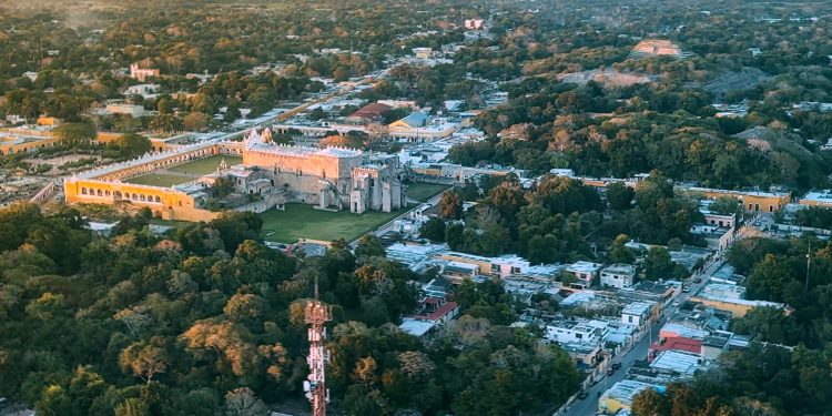 Presidente destaca belleza de Yucatán en sobrevuelo de supervisión del Tren Maya￼