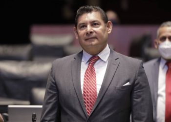 Renegociación de la deuda externa es un acto trascendente, asevera Alejandro Armenta￼