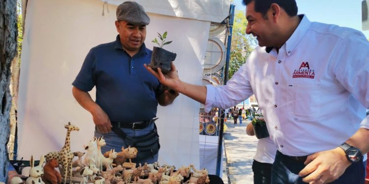 Alejandro Armenta Mier cumple responsabilidad social para reforestar zonas ecológicas de Puebla￼