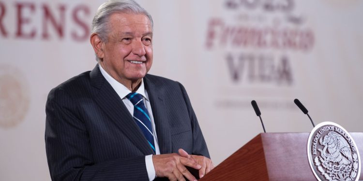 COVID-19 en México registra seis semanas consecutivas de reducción￼