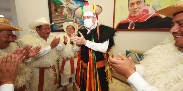 Conmemora Rutilio Escandón el Día Internacional de las Lenguas Maternas