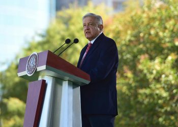 Mexicanos se reconocen en Bandera Nacional aun en las diferencias, afirma presidente