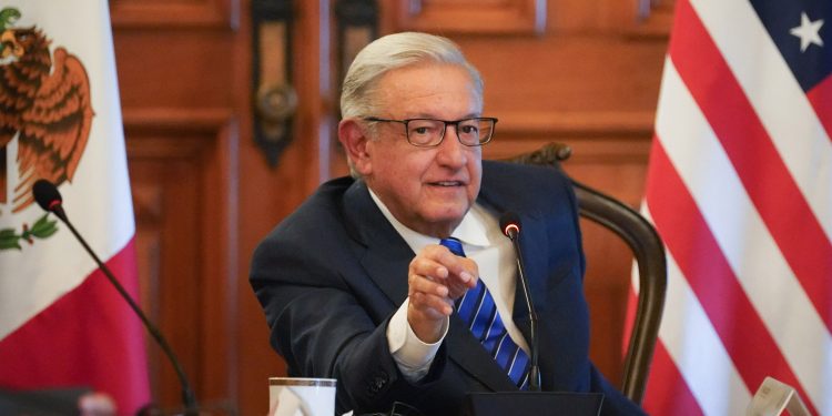 Presidente dialoga sobre migración, seguridad y comercio con legisladores de Estados Unidos