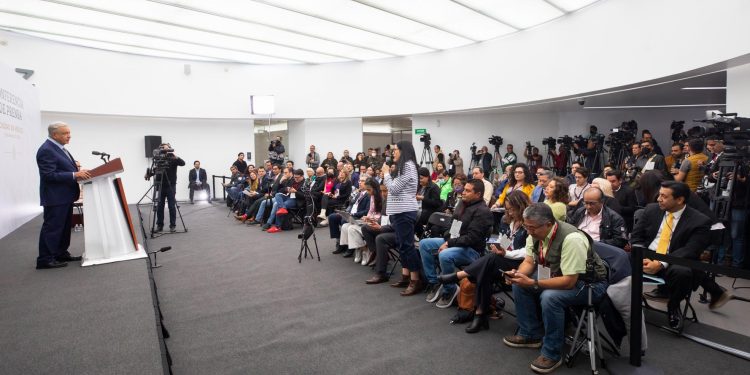 Presidente presenta búnker de simulación de García de Luna