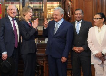 Presidente supervisa con autoridades de EE.UU. tráfico de armas y fentanilo