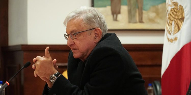 Presidente reporta contagio de COVID-19; está estable y permanecerá en aislamiento